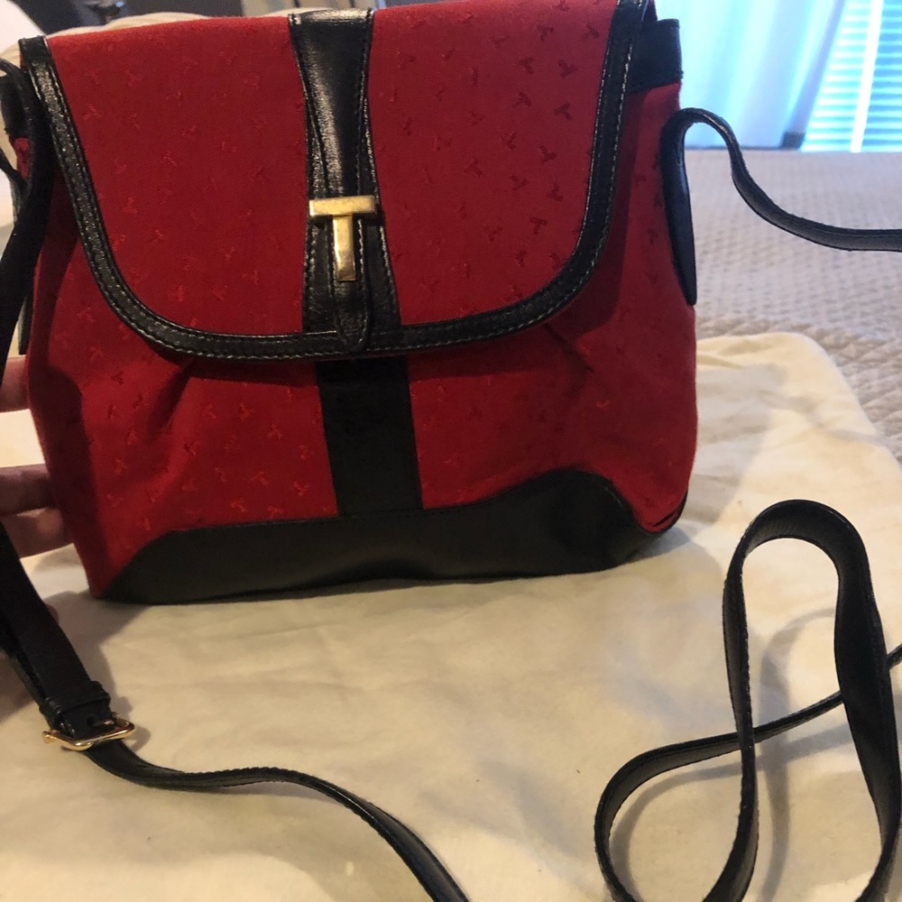 Red Cross shoulder bag